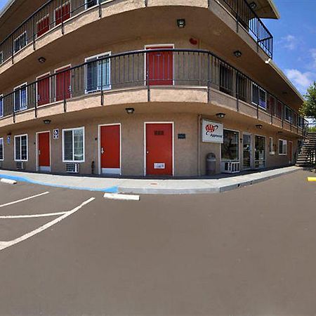 Econo Lodge Салинас Екстериор снимка