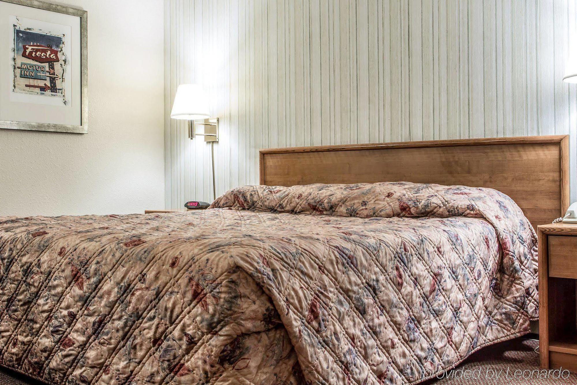 Econo Lodge Салинас Екстериор снимка
